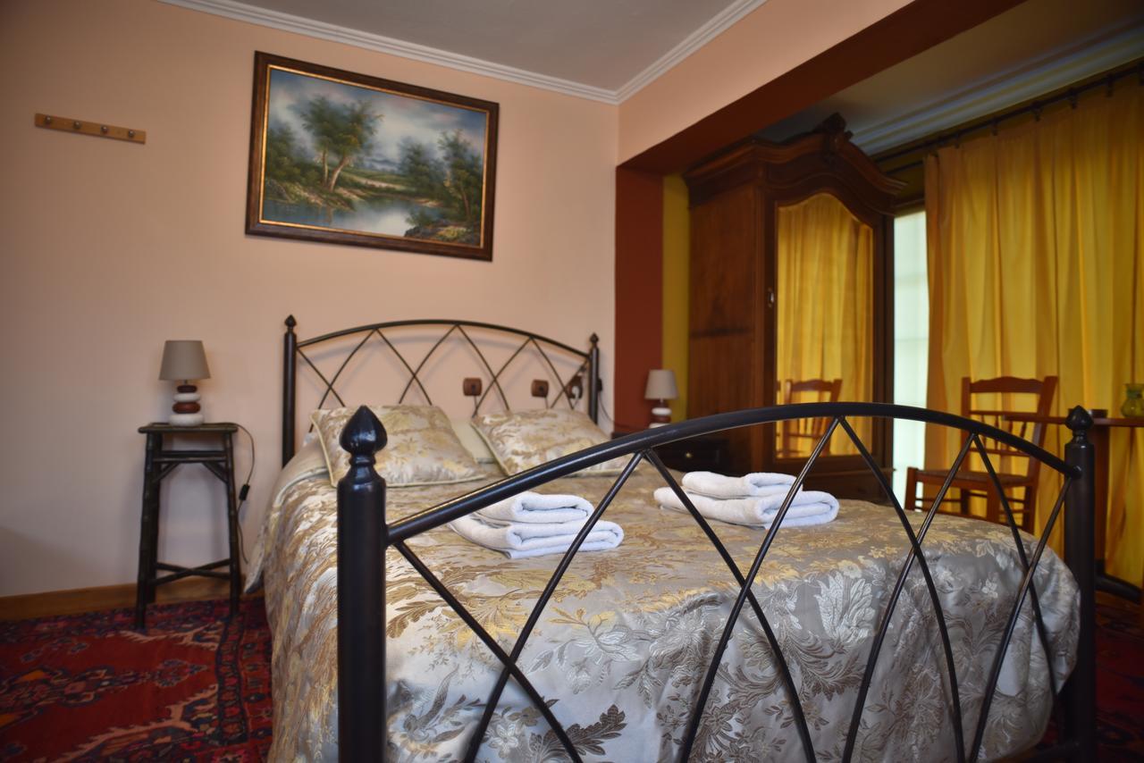 Santa Marina Guesthouse Káto Loutrákion Buitenkant foto