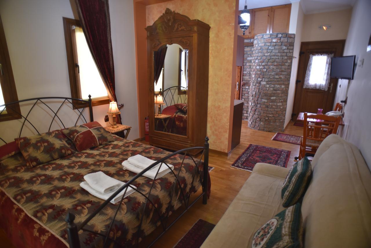Santa Marina Guesthouse Káto Loutrákion Buitenkant foto