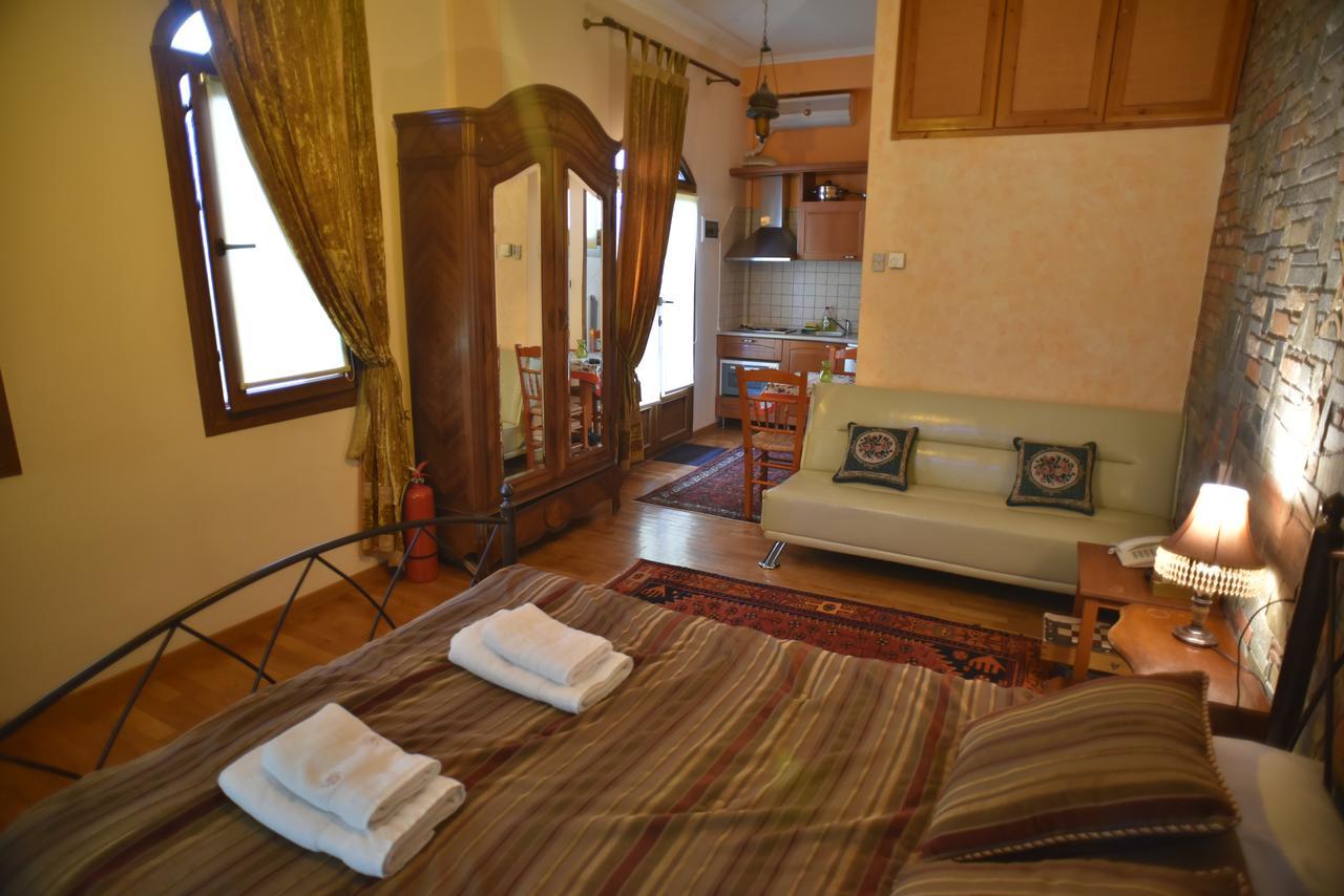 Santa Marina Guesthouse Káto Loutrákion Buitenkant foto