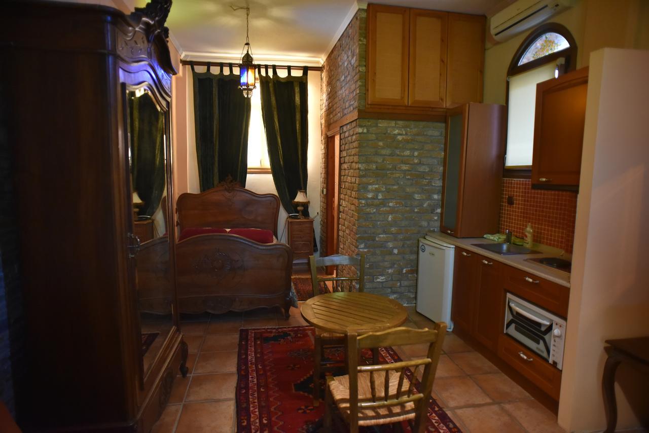 Santa Marina Guesthouse Káto Loutrákion Buitenkant foto