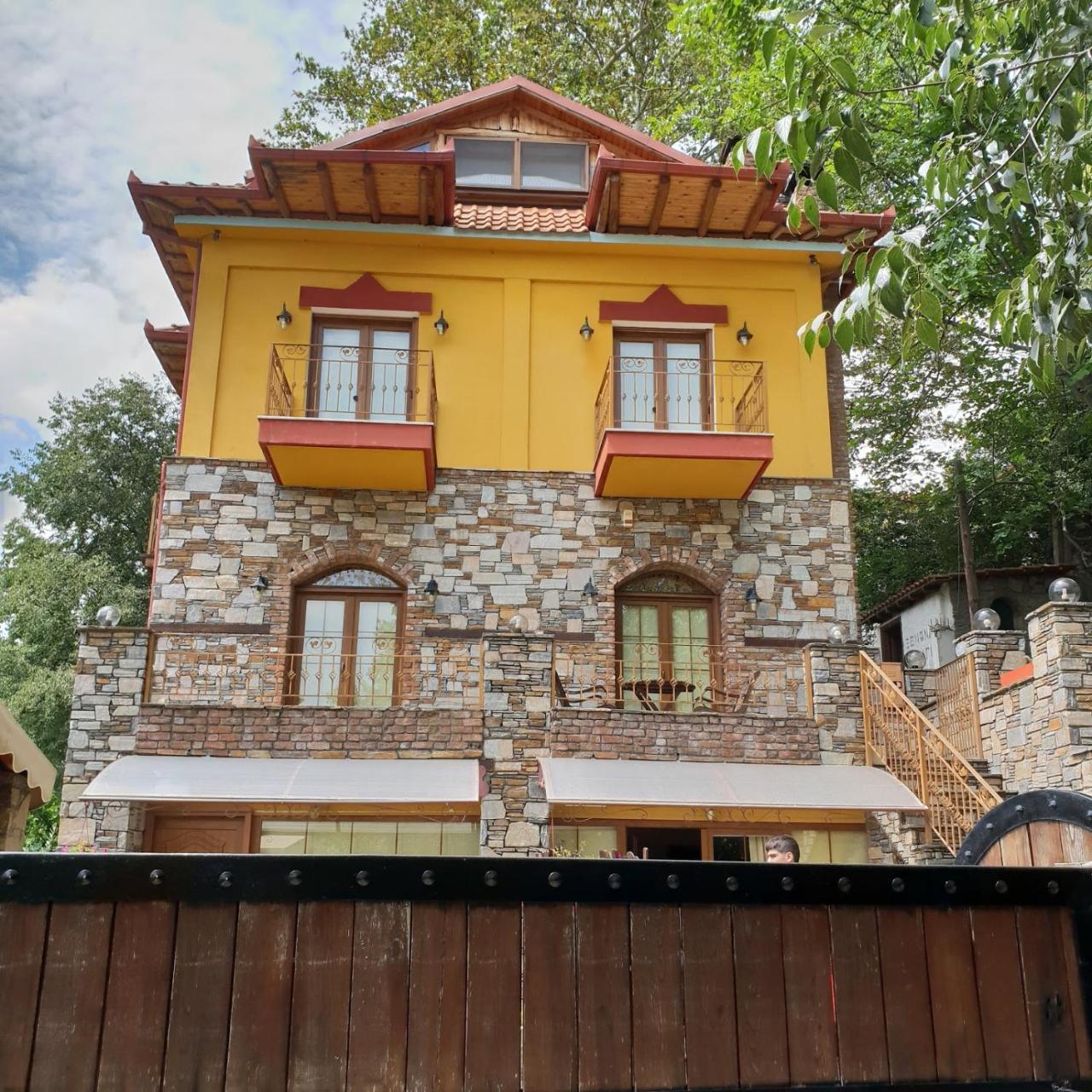 Santa Marina Guesthouse Káto Loutrákion Buitenkant foto