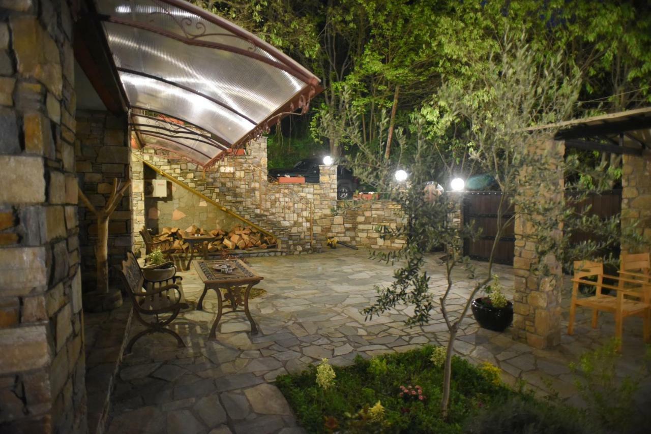 Santa Marina Guesthouse Káto Loutrákion Buitenkant foto