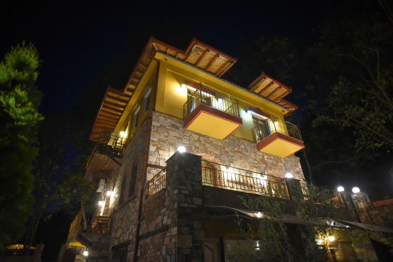 Santa Marina Guesthouse Káto Loutrákion Buitenkant foto