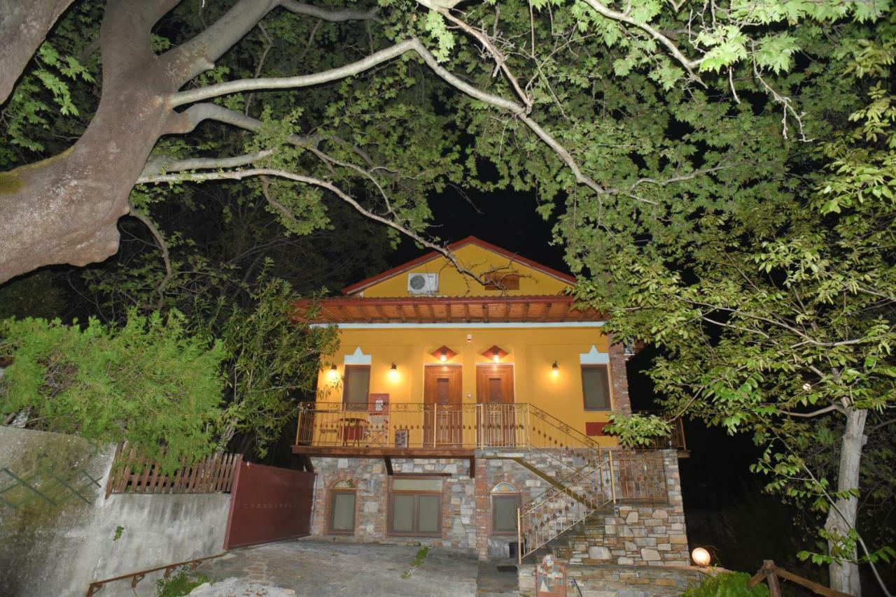Santa Marina Guesthouse Káto Loutrákion Buitenkant foto