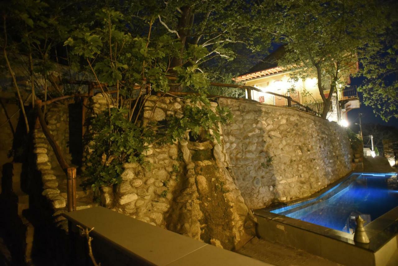 Santa Marina Guesthouse Káto Loutrákion Buitenkant foto