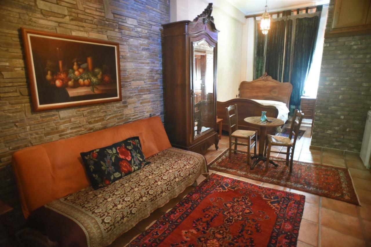 Santa Marina Guesthouse Káto Loutrákion Buitenkant foto