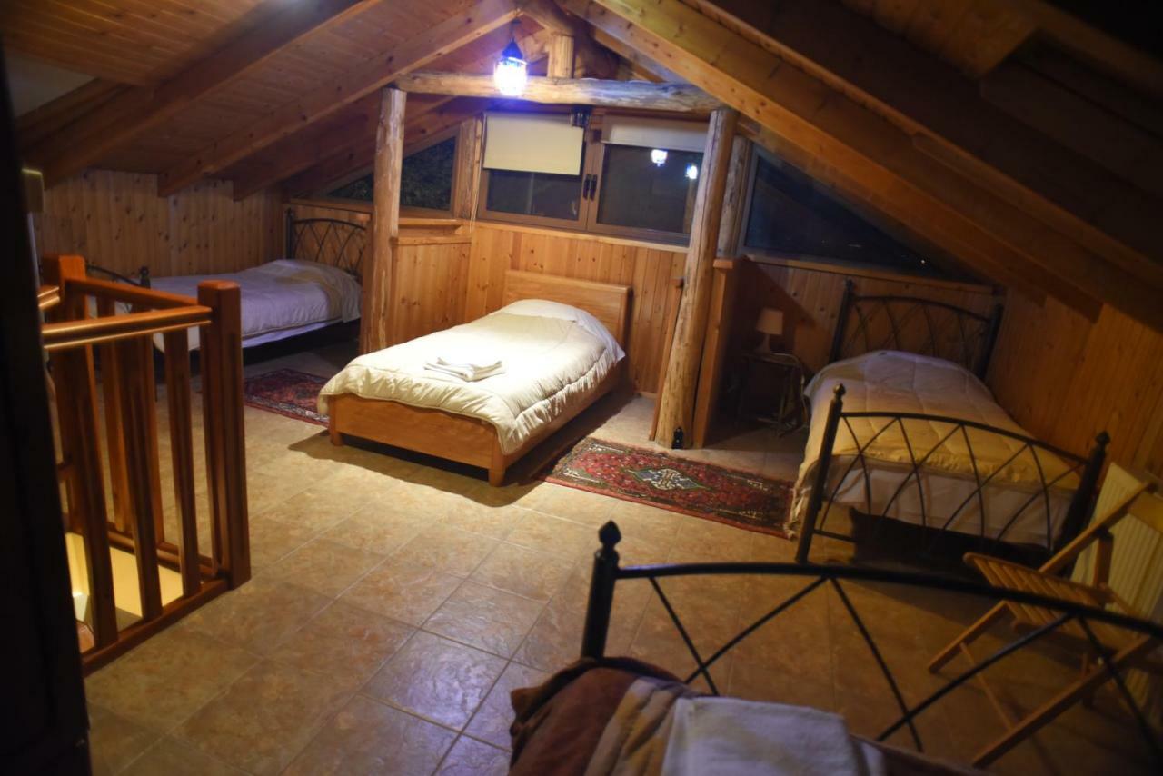 Santa Marina Guesthouse Káto Loutrákion Buitenkant foto