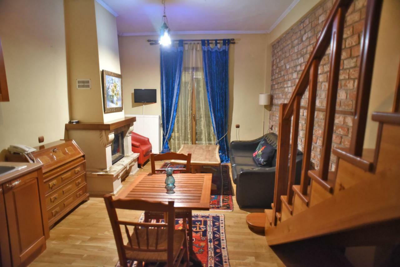 Santa Marina Guesthouse Káto Loutrákion Buitenkant foto