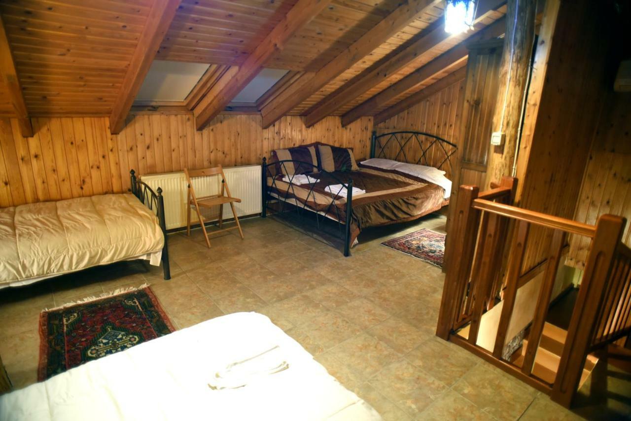 Santa Marina Guesthouse Káto Loutrákion Buitenkant foto