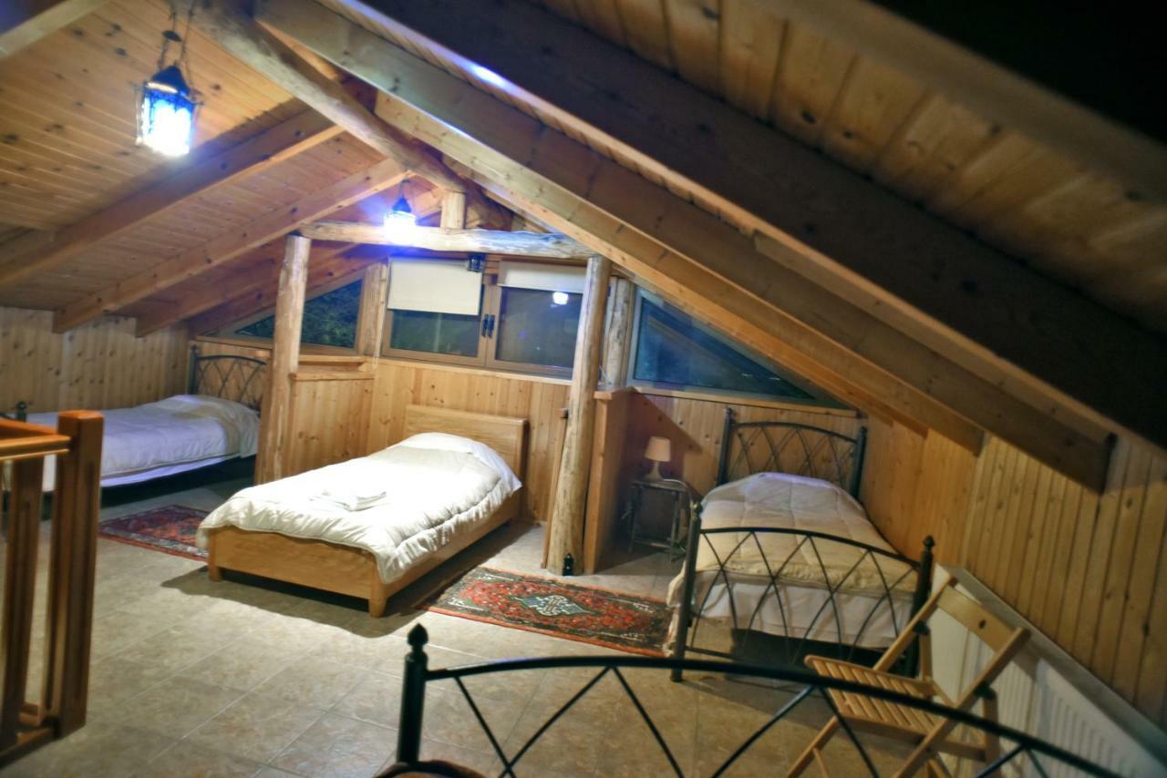 Santa Marina Guesthouse Káto Loutrákion Buitenkant foto