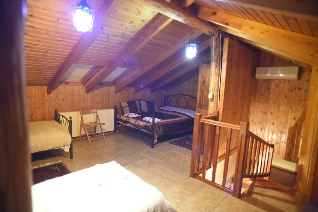 Santa Marina Guesthouse Káto Loutrákion Buitenkant foto
